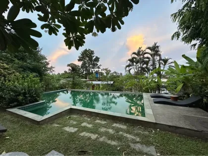 อพาร์ตเมนต์ 1 ห้องนอน 1 ห้องน้ำ พร้อมเฟอร์นิเจอร์ครบที่ The Boom House Rawai