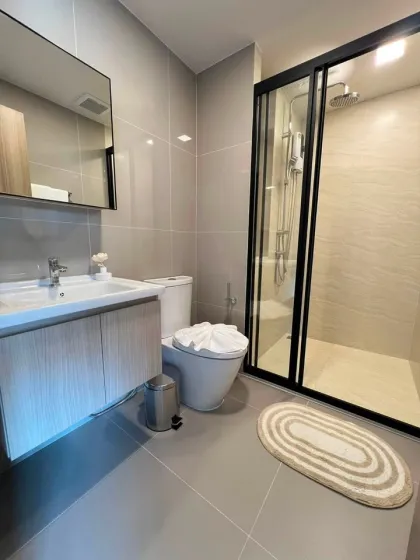 Moderne 2-Zimmer-Wohnung im The Base Cherngtalay zur Miete