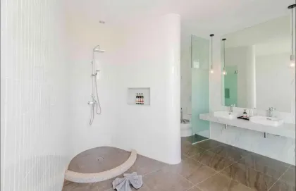 Luxury 6-Bedroom Villa with Private Pool in Patong