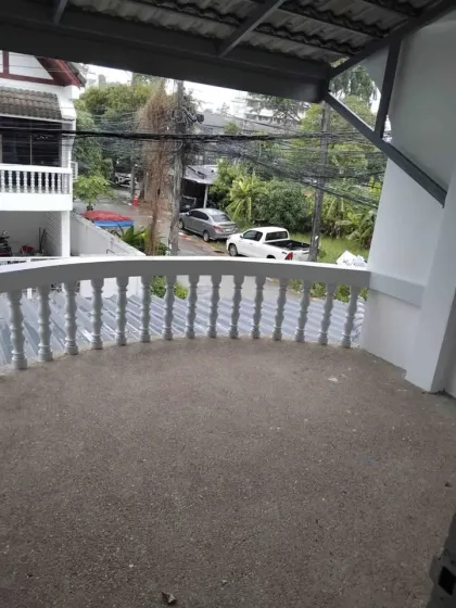 อพาร์ตเมนต์ 3 ห้องนอน ใกล้สถานีตำรวจกะทู้ พร้อมอนุญาตสัตว์เลี้ยง