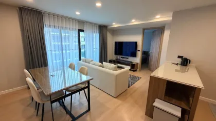 Appartement 2 Chambres 2 Salles de Bain avec Vue Piscine à Space Condo Choengtaley