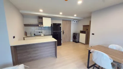 Appartement 2 Chambres 2 Salles de Bain avec Vue Piscine à Space Condo Choengtaley