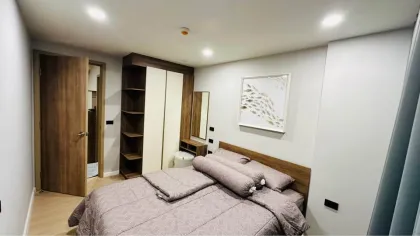 Appartement 2 Chambres 2 Salles de Bain avec Vue Piscine à Space Condo Choengtaley