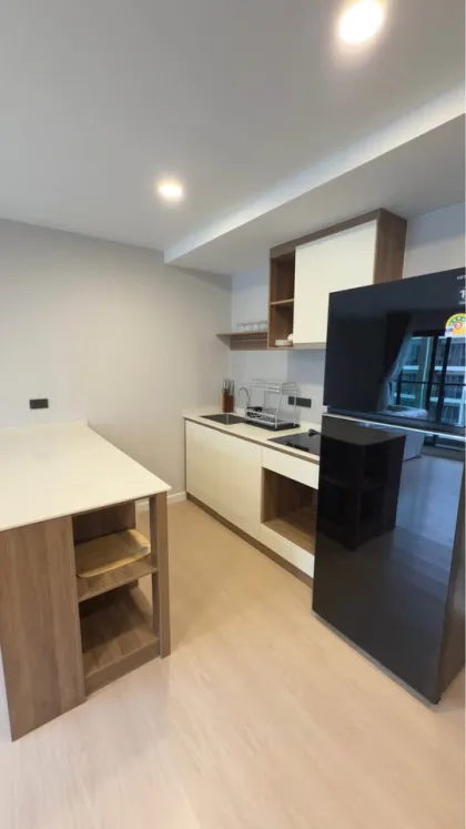 Appartement 2 Chambres 2 Salles de Bain avec Vue Piscine à Space Condo Choengtaley