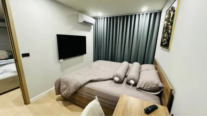 Appartement 2 Chambres 2 Salles de Bain avec Vue Piscine à Space Condo Choengtaley