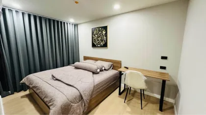 Appartement 2 Chambres 2 Salles de Bain avec Vue Piscine à Space Condo Choengtaley