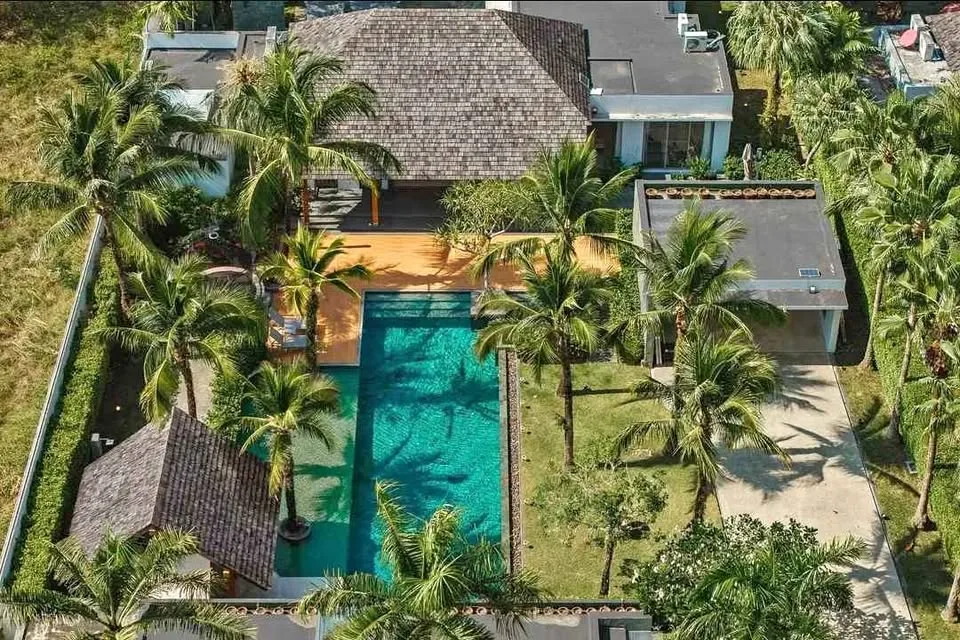 Роскошная вилла с 4 спальнями и бассейном в Anchan Grand Residences, Таланг