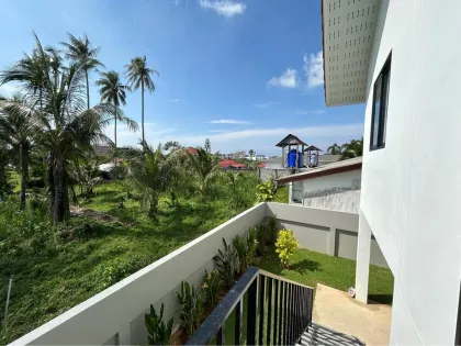 Casa semi amueblada nueva de 2 habitaciones con jardín en Rawai