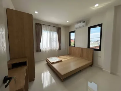 Casa semi amueblada nueva de 2 habitaciones con jardín en Rawai