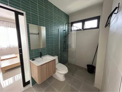 Casa semi amueblada nueva de 2 habitaciones con jardín en Rawai
