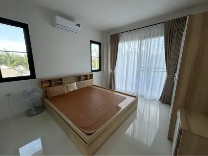 Casa semi amueblada nueva de 2 habitaciones con jardín en Rawai