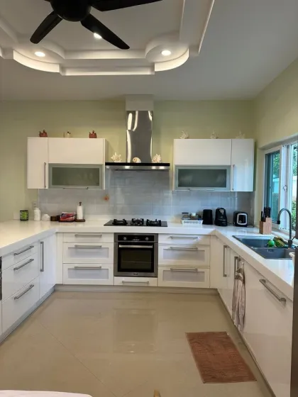 Schöne 3-Zimmer-Villa mit privatem Pool zur Miete in Kathu