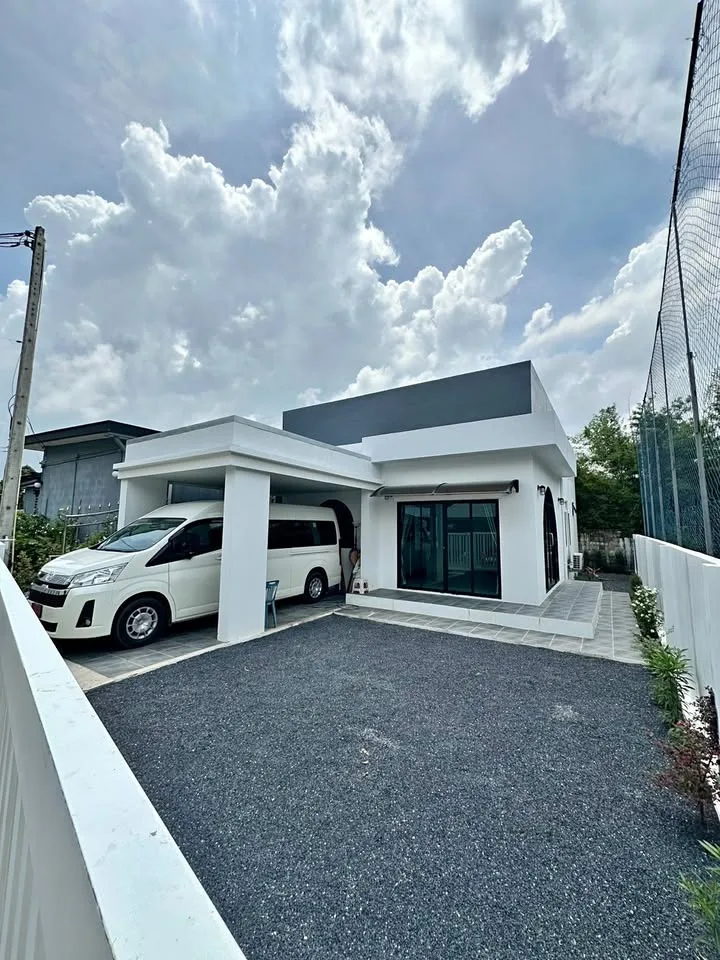 บ้านใหม่ 2 ห้องนอนให้เช่าใกล้โรบินสันถลาง