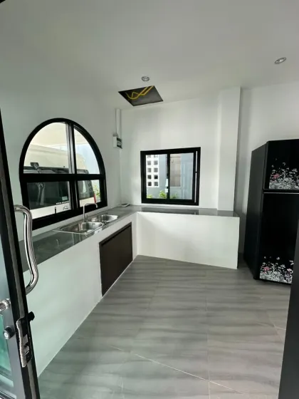 บ้านใหม่ 2 ห้องนอนให้เช่าใกล้โรบินสันถลาง