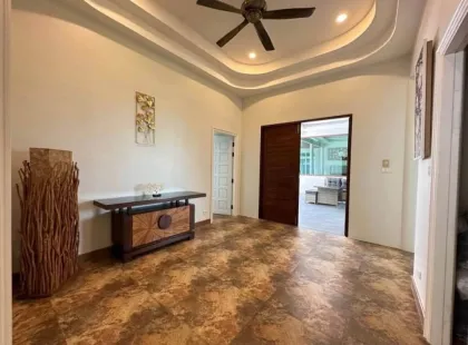 4-Schlafzimmer Poolvilla in Rawai mit Meerblick zu vermieten