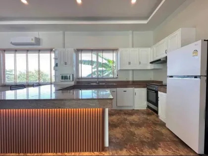 4-Schlafzimmer Poolvilla in Rawai mit Meerblick zu vermieten