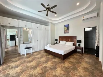 4-Schlafzimmer Poolvilla in Rawai mit Meerblick zu vermieten