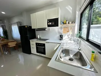 Moderne 3-Schlafzimmer-Poolvilla zur Miete in Rawai