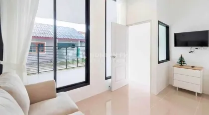 Maison jumelée moderne 2 chambres à louer à Koh Kaew