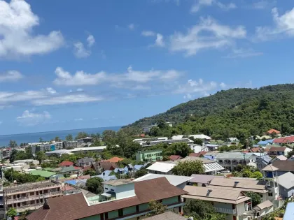 Schicke 1-Zimmer-Wohnung mit Meerblick am Karon Beach