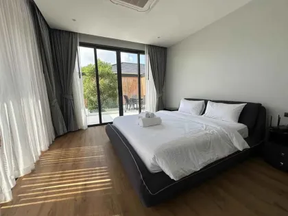 Luxuriöse 6-Schlafzimmer-Poolvilla zur Miete in Mouana Grande, Koh Kaew