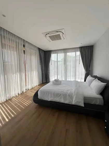 Luxuriöse 6-Schlafzimmer-Poolvilla zur Miete in Mouana Grande, Koh Kaew
