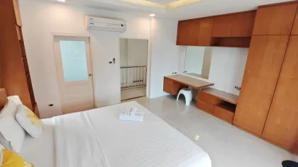 วิลล่า 2 ห้องนอน พร้อมสระว่ายน้ำและฟิตเนสให้เช่า ใกล้วัดฉลอง ภูเก็ต