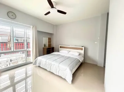Villa 3 Chambres 2 Salles de Bain à Louer Près de la Plage Nai Yang