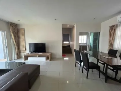 4 Schlafzimmer, 3 Bäder voll möblierte Villa in Saransiri gegenüber BISP