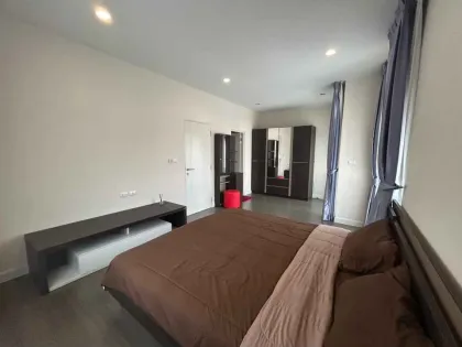 4 Schlafzimmer, 3 Bäder voll möblierte Villa in Saransiri gegenüber BISP