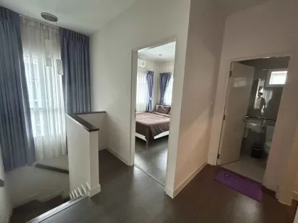 4 Schlafzimmer, 3 Bäder voll möblierte Villa in Saransiri gegenüber BISP