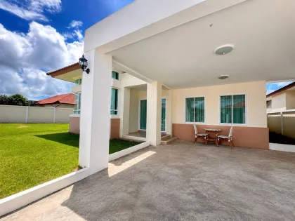 Spacious 3-Bedroom Villa with Large Private Garden