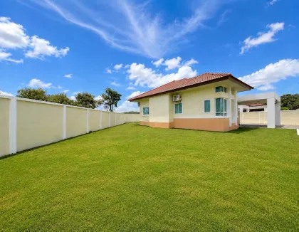 Spacious 3-Bedroom Villa with Large Private Garden