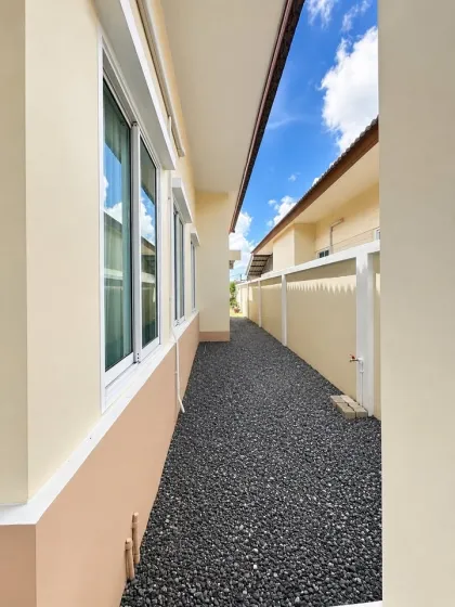 Spacious 3-Bedroom Villa with Large Private Garden