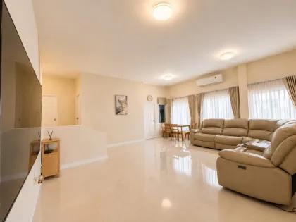 Spacious 3-Bedroom Villa with Large Private Garden