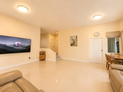 Spacious 3-Bedroom Villa with Large Private Garden