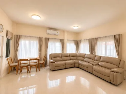 Spacious 3-Bedroom Villa with Large Private Garden