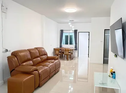 วิลล่า 3 ห้องนอน ยินยอมให้นำสัตว์เลี้ยงเข้า อยู่ใกล้ King Power Phuket ให้เช่าระยะยาว