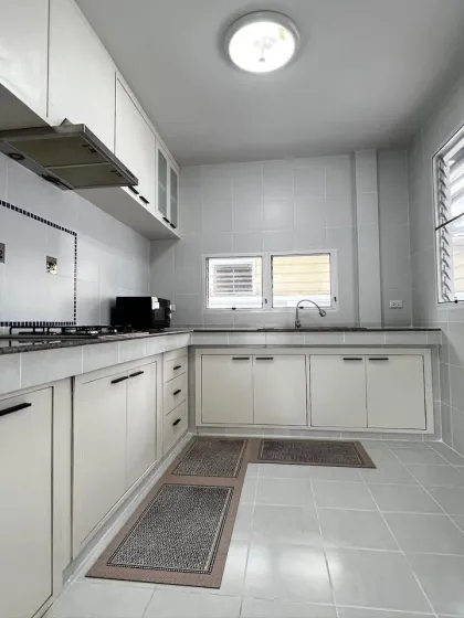 Villa 3 Chambres avec Piscine Privée à Louer Longue Durée
