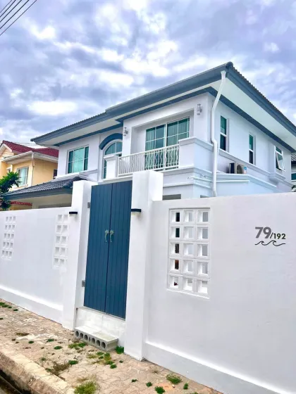 Villa 3 Chambres avec Piscine Privée à Louer Longue Durée