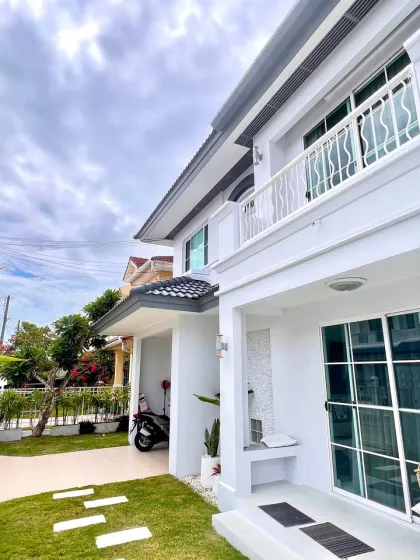 Villa 3 Chambres avec Piscine Privée à Louer Longue Durée