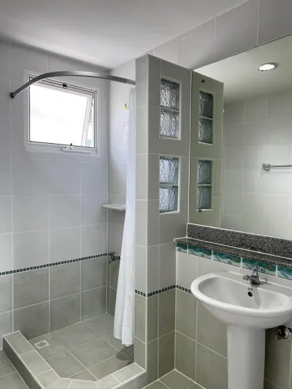 Villa 3 Chambres avec Piscine Privée à Louer Longue Durée