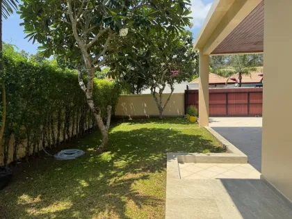 Beeindruckende 3-Schlafzimmer-Poolvilla in Chalong zu vermieten
