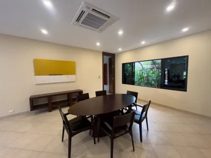 Beeindruckende 3-Schlafzimmer-Poolvilla in Chalong zu vermieten