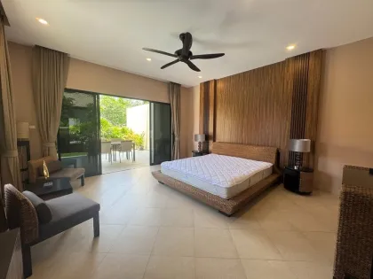 Beeindruckende 3-Schlafzimmer-Poolvilla in Chalong zu vermieten