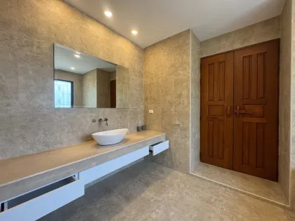 Beeindruckende 3-Schlafzimmer-Poolvilla in Chalong zu vermieten