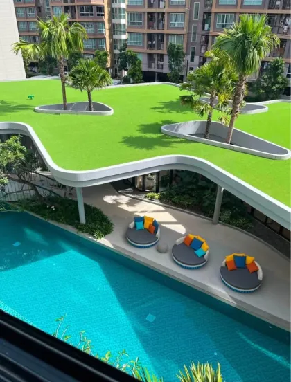 อพาร์ตเมนต์ 1 ห้องนอน พร้อมวิวสระน้ำ ที่ ดี คอนโด รีฟ กะทู้