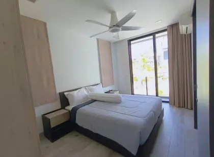 Spacious 5-Bed, 5-Bath Villa for Rent in Laguna Park 2