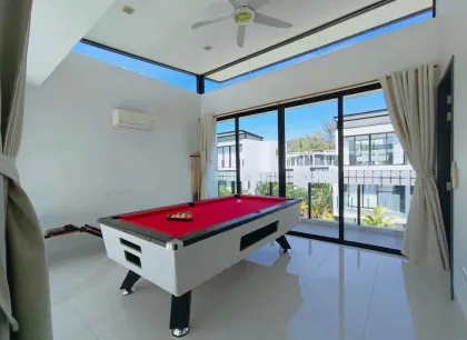 Spacious 5-Bed, 5-Bath Villa for Rent in Laguna Park 2