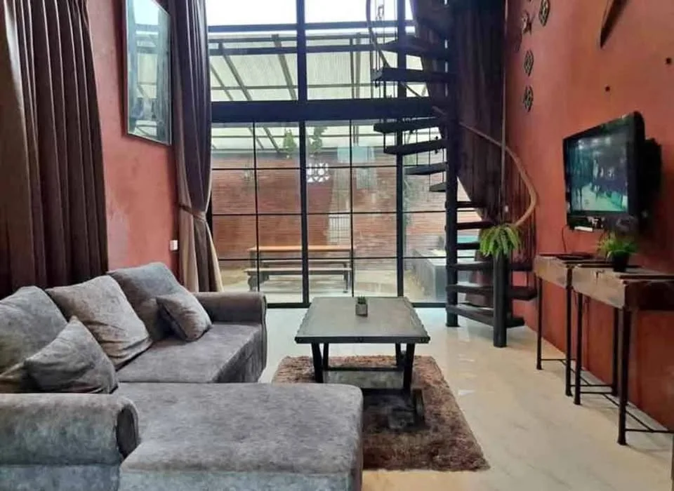 Poolvilla mit 3 Schlafzimmern und Loft zur Miete in Chalong